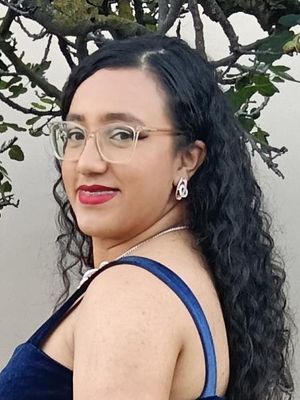 Dulce, 29