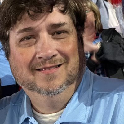 Wes, 48