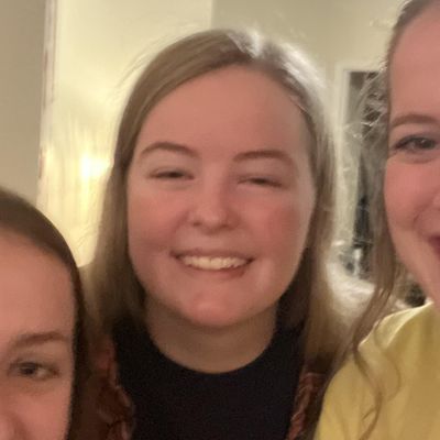 Rose, 24