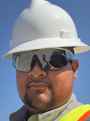 Carlos, 20