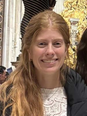 Luisa, 35