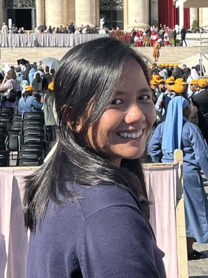 Luciana, 35