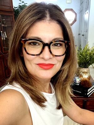 Andrea, 52