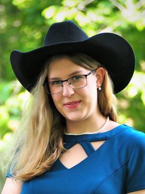 Anna, 26