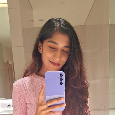 Elvina, 25