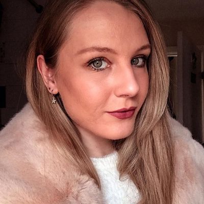 Chantelle, 49