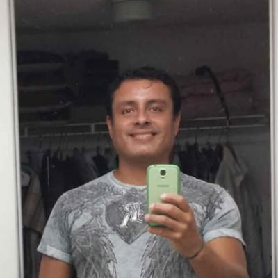 Gustavo, 48