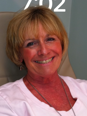 Dana, 77
