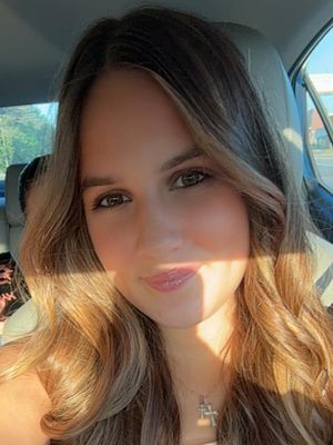 Chloe, 20