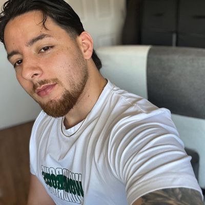 Tomas, 29