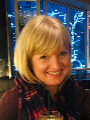 Danielle, 52