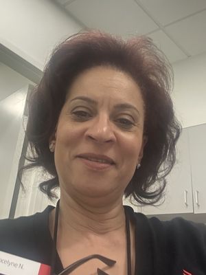 Jocelyne, 56
