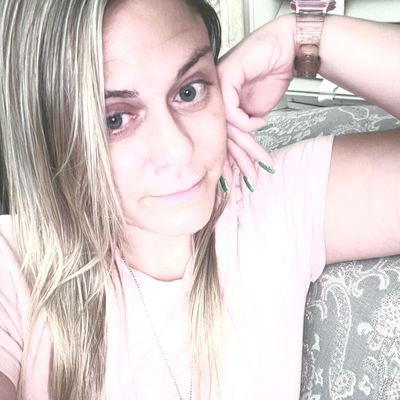 Stephanie, 42