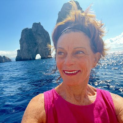Suzanne, 71