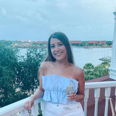 Allie, 33