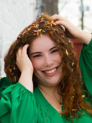 Julia, 21