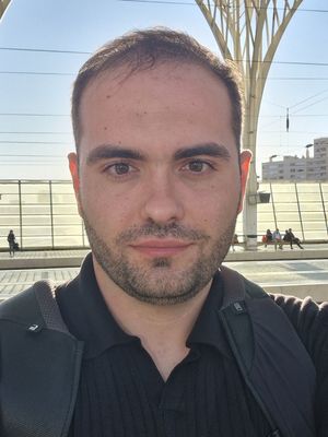 Miguel, 27