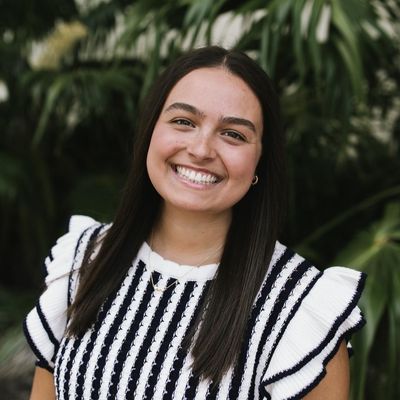 Emily, 25