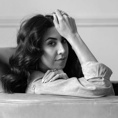 Mena, 31