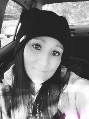 Melanie, 44