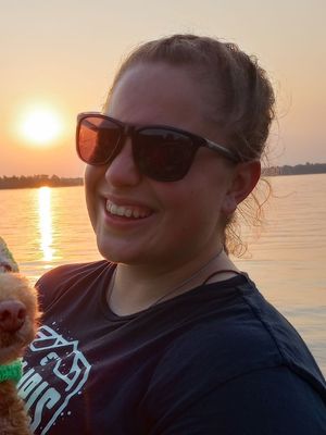 Anna, 21