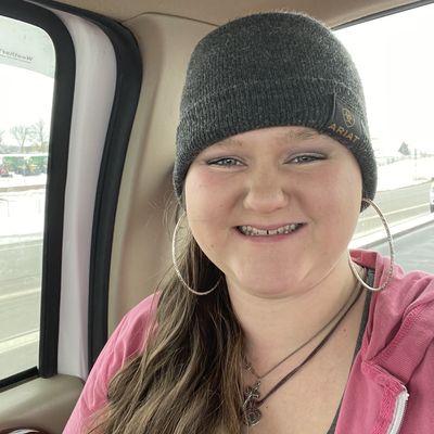 Danielle, 23