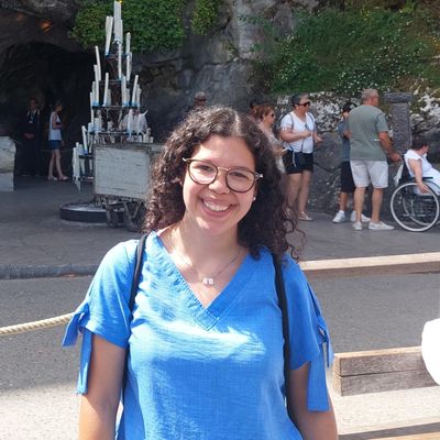Mariana, 33