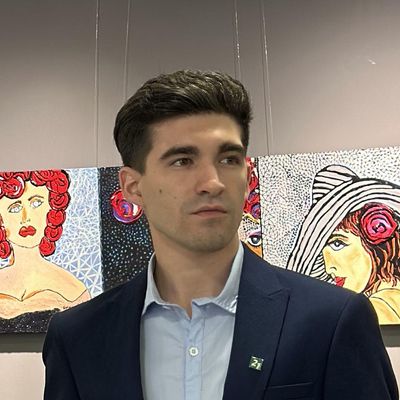 Gonzalo, 23