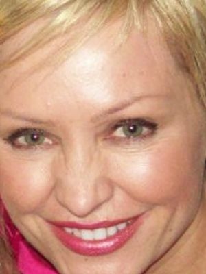 Laura, 60