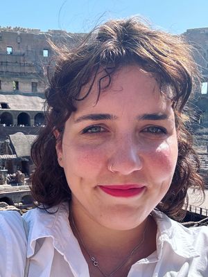 Gabrielle, 37