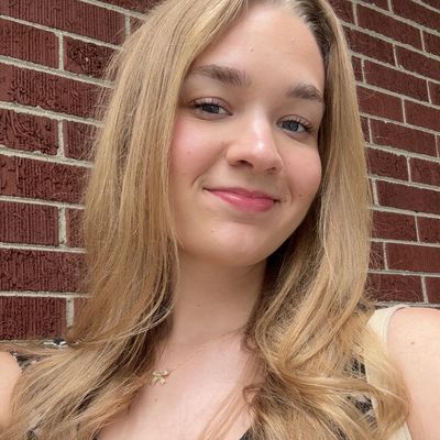 Gianna, 21