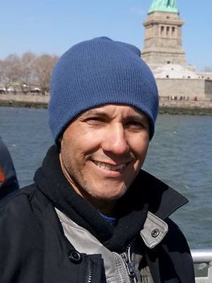 Arturo, 51