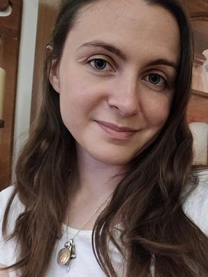 Elizabeth, 27