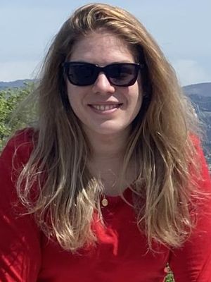 Veronica, 33