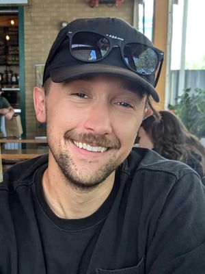 Kamil, 33