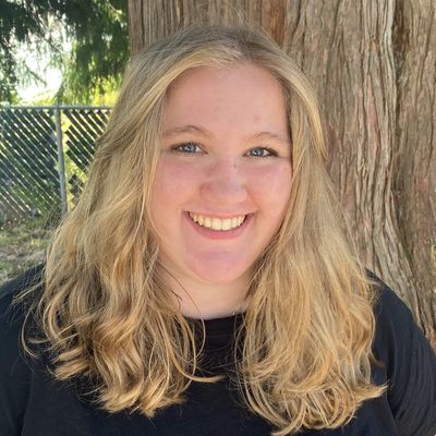 Moira, 22