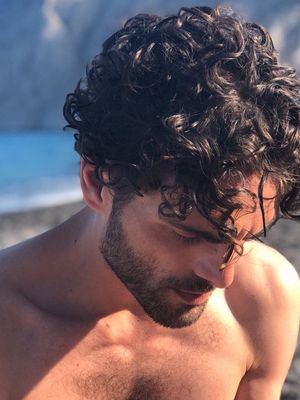 Leonel, 28
