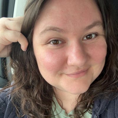 Allison, 32