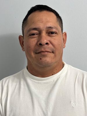 Carlos, 45