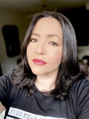 Angela Maria, 39