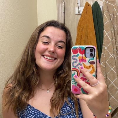Madeline, 22