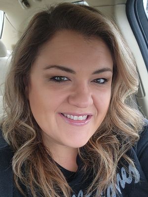 Julia, 43
