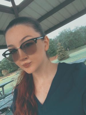 Nichole, 27
