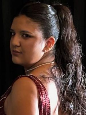 Samantha, 25