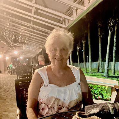 Angela, 70