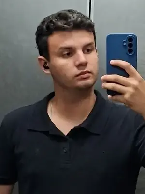 Gustavo, 24