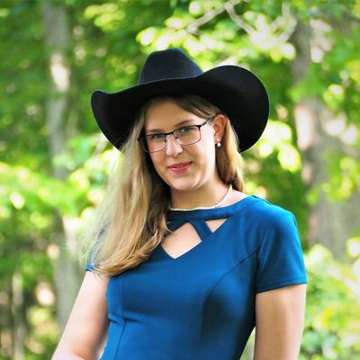 Anna, 27