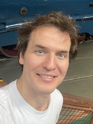 Charlie, 41