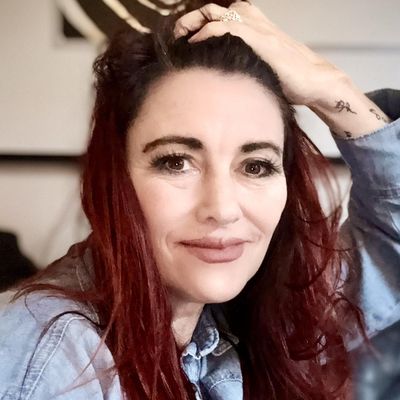 Ana, 52