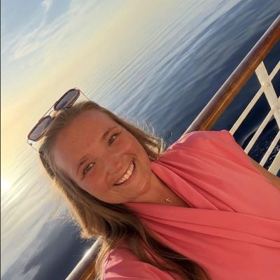Riley Jill, 24